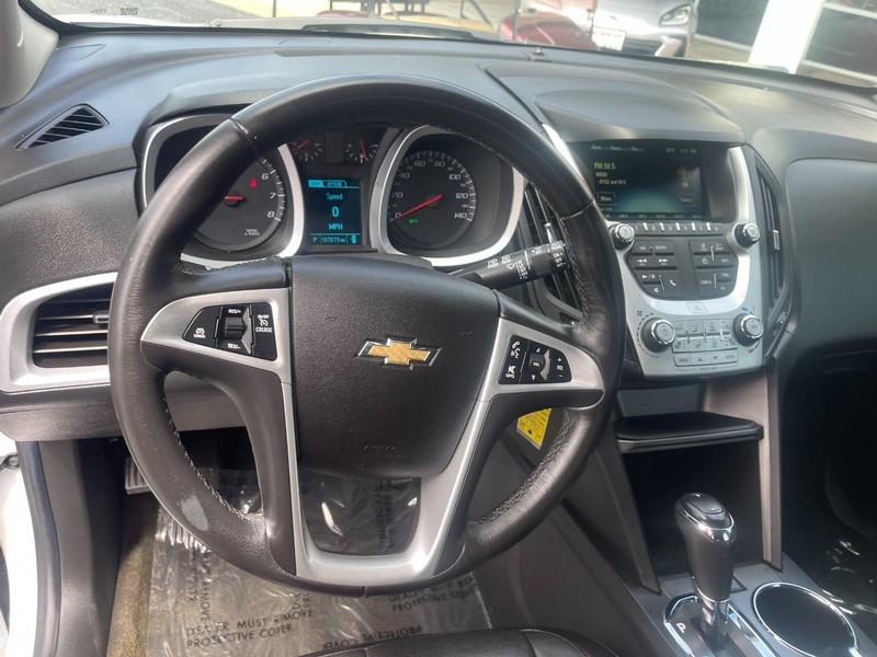 Chevrolet Equinox Vehicle Image 16