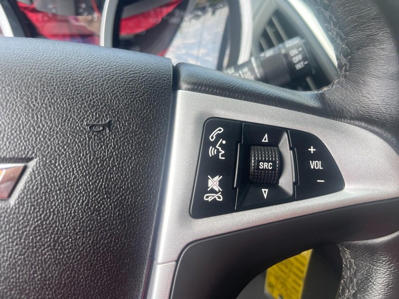 Chevrolet Equinox Vehicle Image 18