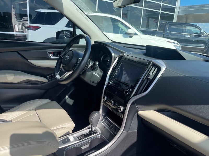 Subaru Ascent Vehicle Image 02