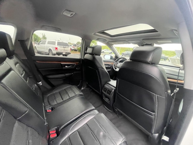 Honda CR-V Vehicle Image 16