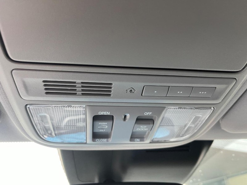 Honda CR-V Vehicle Image 32