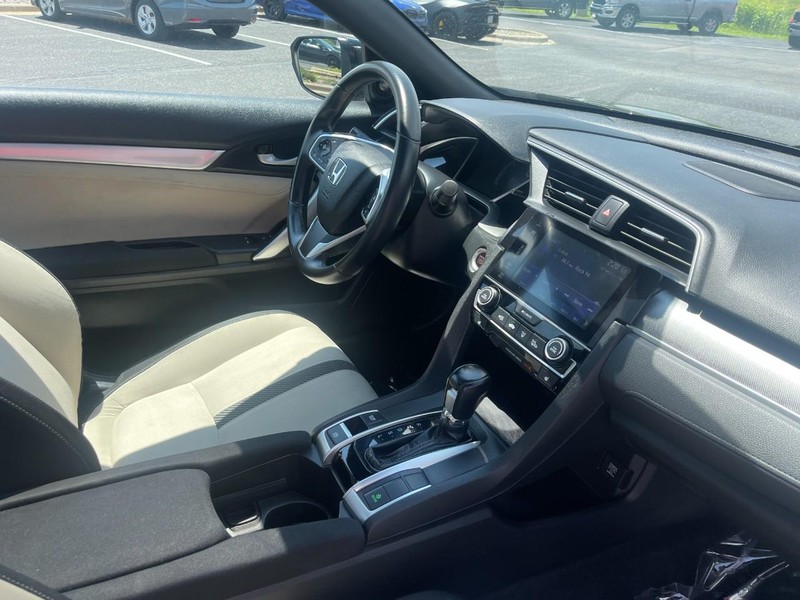Honda Civic Coupe Vehicle Image 09