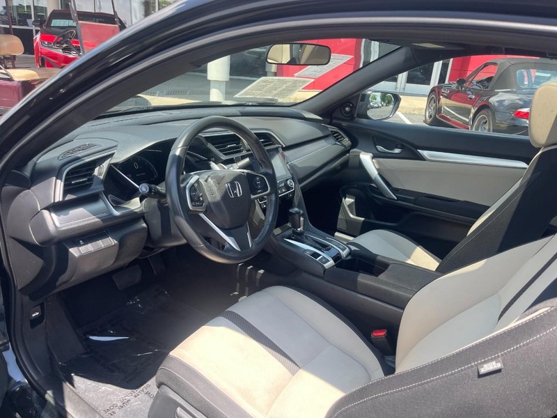 Honda Civic Coupe Vehicle Image 15