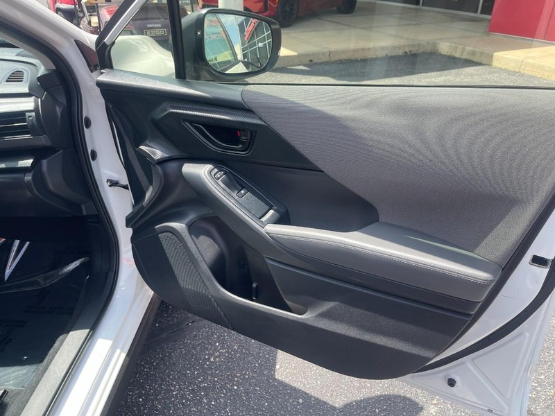 Subaru Crosstrek Vehicle Image 12
