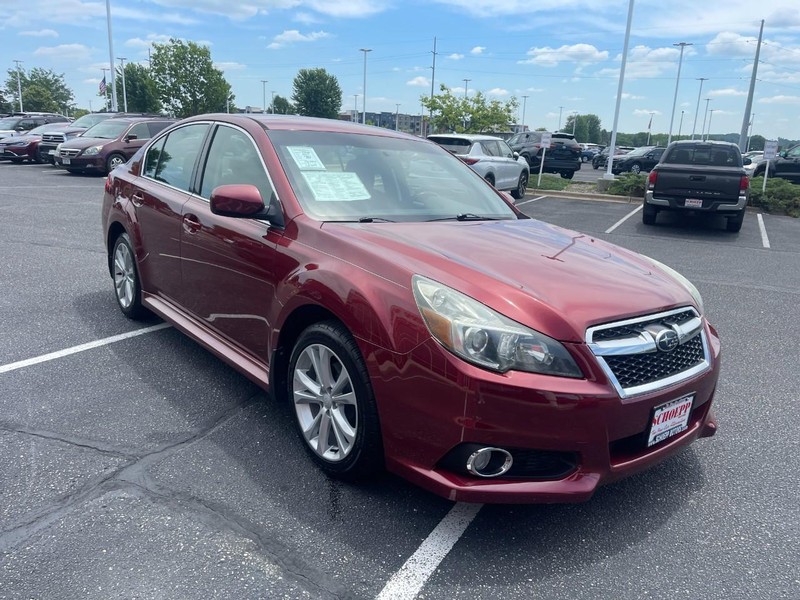 Subaru Legacy Vehicle Image 02