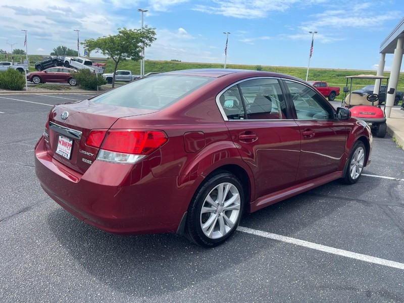 Subaru Legacy Vehicle Image 03