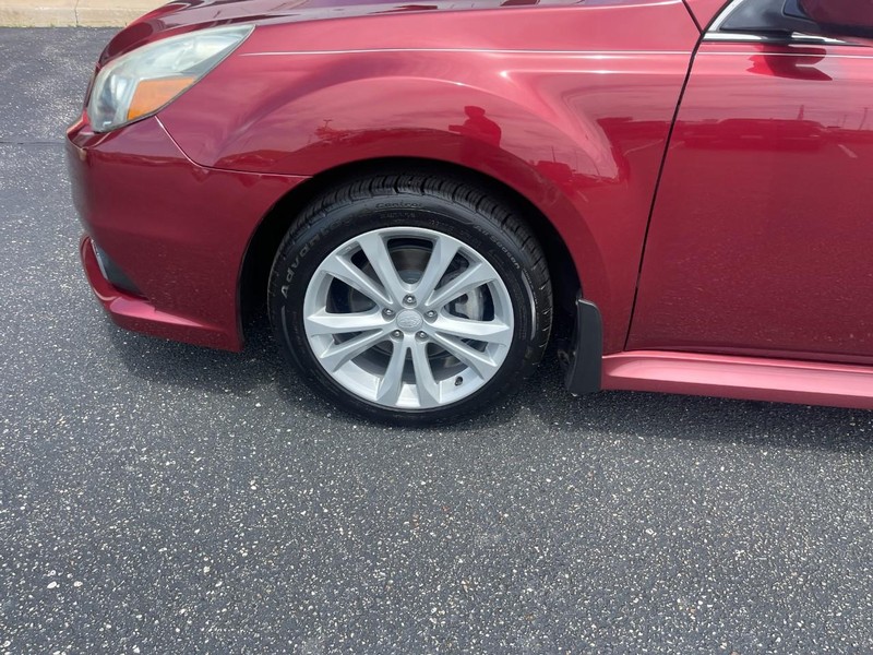 Subaru Legacy Vehicle Image 06