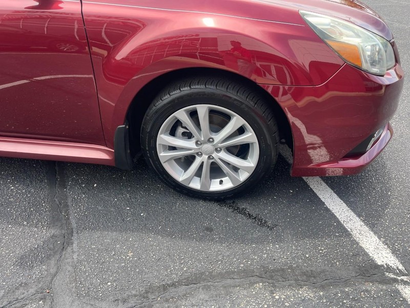 Subaru Legacy Vehicle Image 07