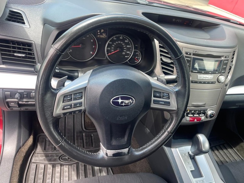 Subaru Legacy Vehicle Image 21