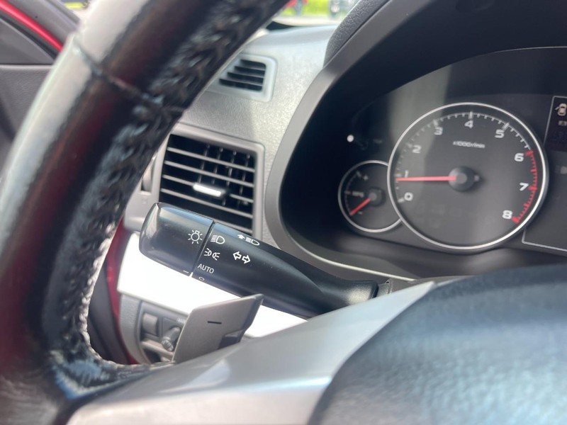 Subaru Legacy Vehicle Image 24