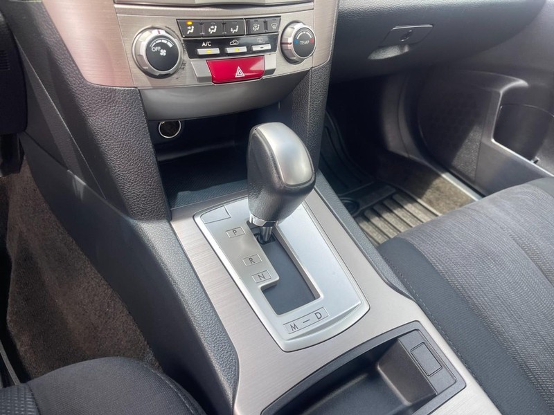 Subaru Legacy Vehicle Image 27