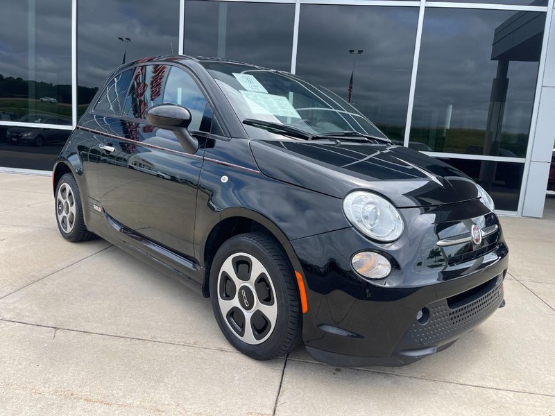 FIAT 500e Vehicle Image 02