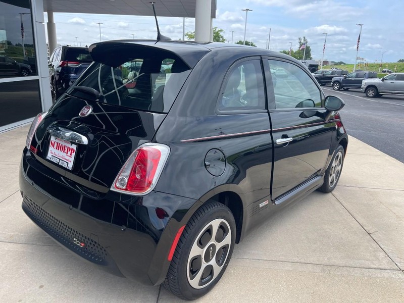 FIAT 500e Vehicle Image 03