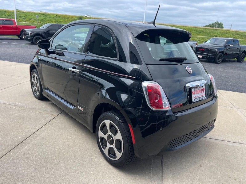 FIAT 500e Vehicle Image 04
