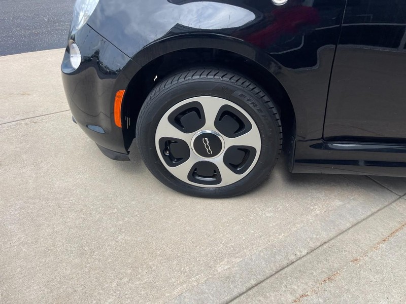 FIAT 500e Vehicle Image 06