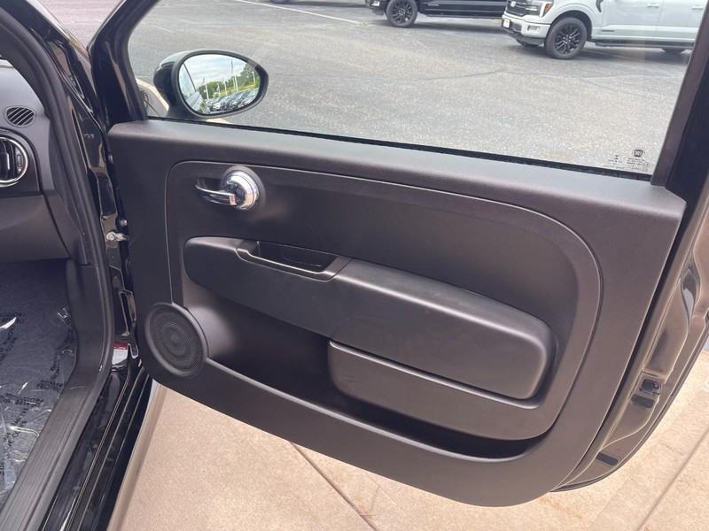 FIAT 500e Vehicle Image 12