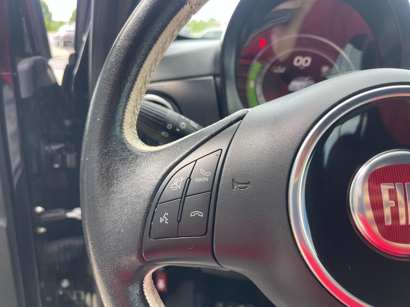 FIAT 500e Vehicle Image 17