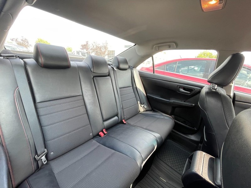 Toyota Camry Vehicle Image 05