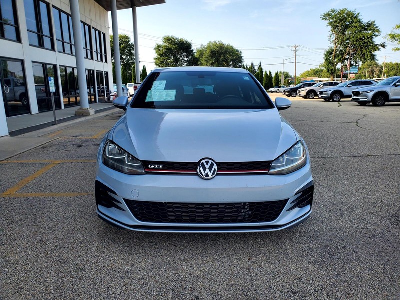 Volkswagen Golf GTI Vehicle Image 02