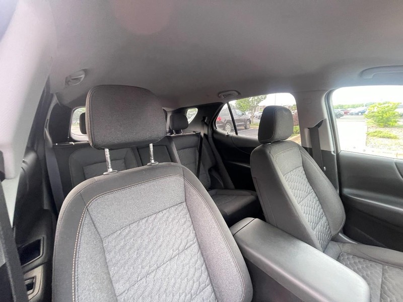 Chevrolet Equinox Vehicle Image 05