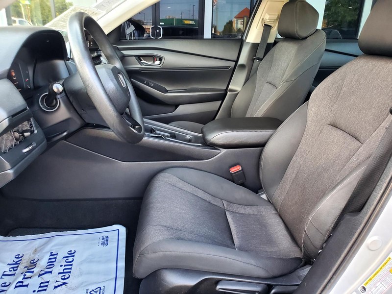 Honda Accord Sedan Vehicle Image 12