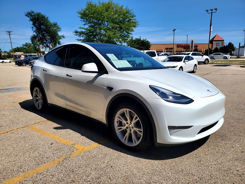 Tesla Model Y Vehicle Image 03