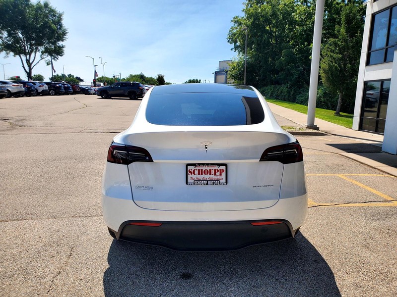 Tesla Model Y Vehicle Image 06