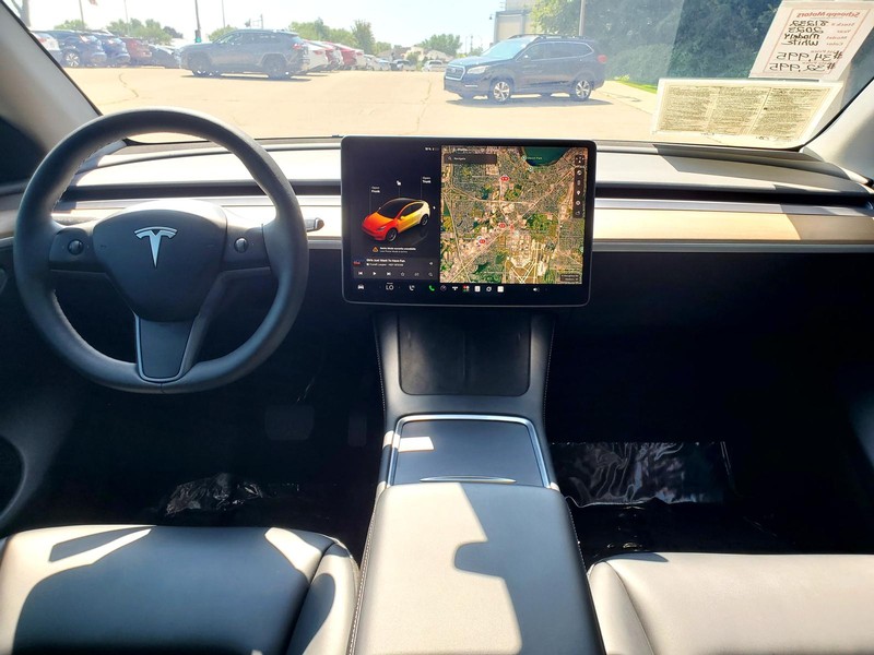 Tesla Model Y Vehicle Image 08
