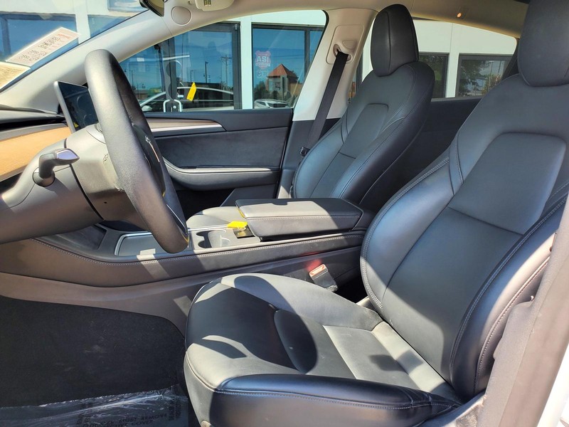 Tesla Model Y Vehicle Image 12