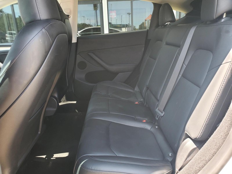 Tesla Model Y Vehicle Image 15