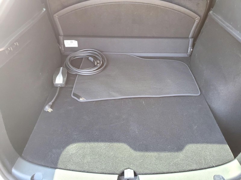 Tesla Model Y Vehicle Image 16