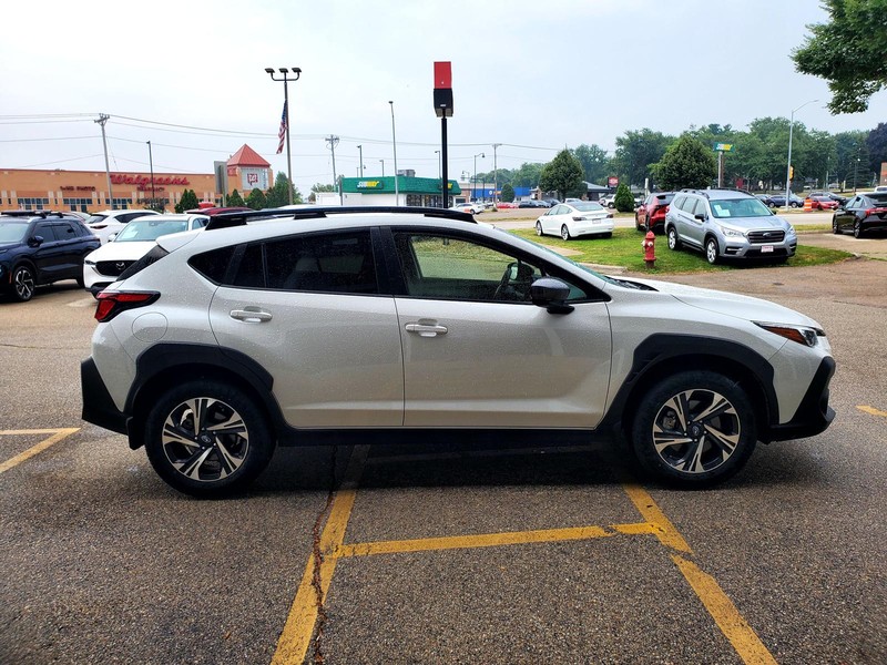 Subaru Crosstrek Vehicle Image 04