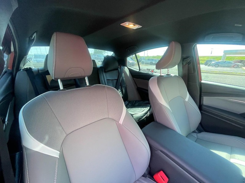 Toyota Camry Vehicle Image 04