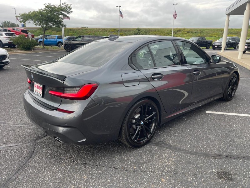BMW 3 Series Vehicle Image 03