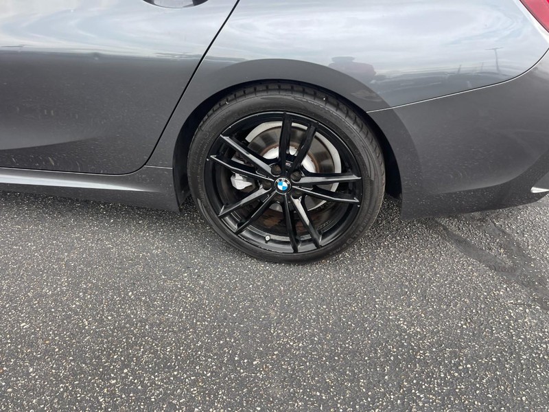 BMW 3 Series Vehicle Image 05