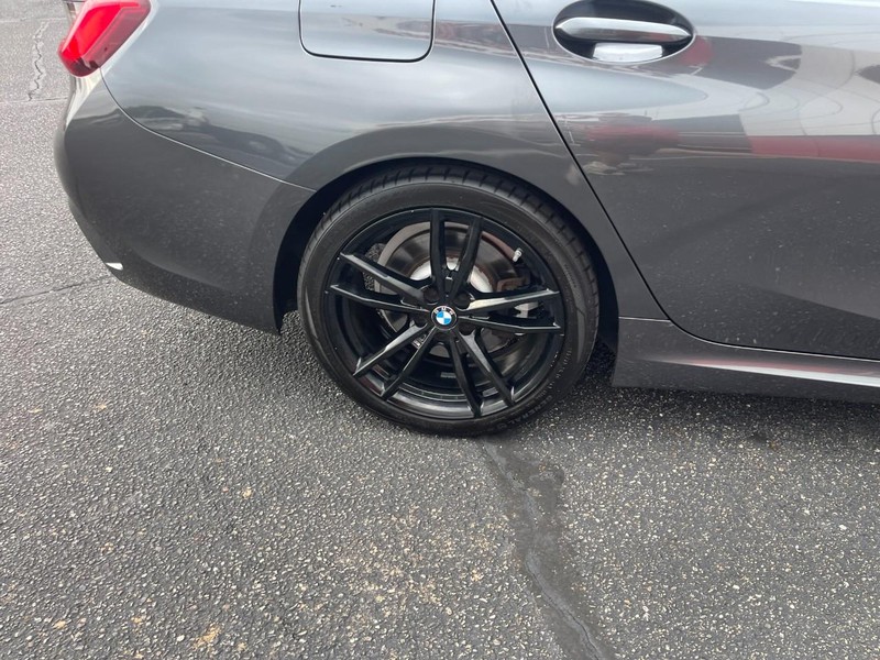BMW 3 Series Vehicle Image 08