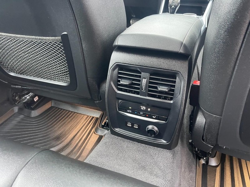 BMW 3 Series Vehicle Image 14