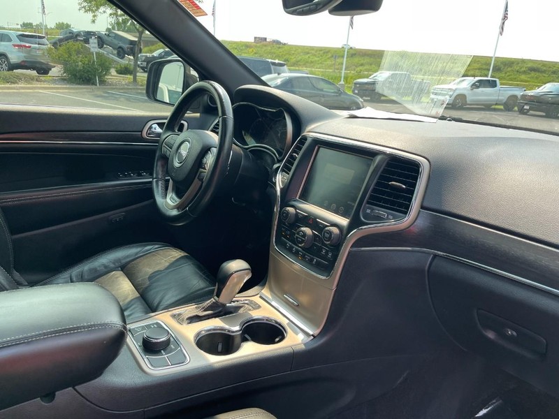 Jeep Grand Cherokee Vehicle Image 10