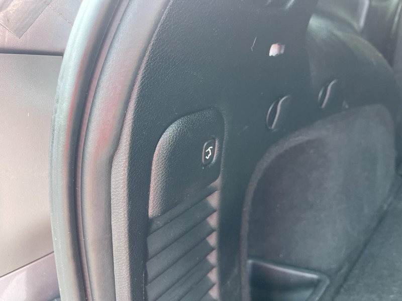 Jeep Grand Cherokee Vehicle Image 19