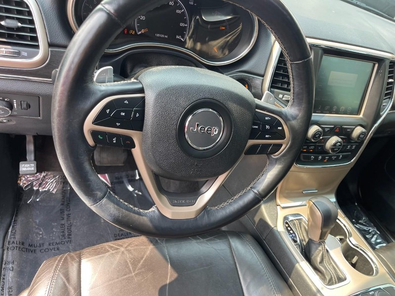 Jeep Grand Cherokee Vehicle Image 26