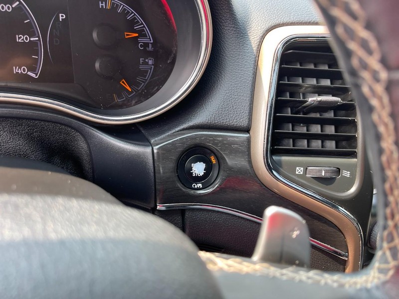 Jeep Grand Cherokee Vehicle Image 30