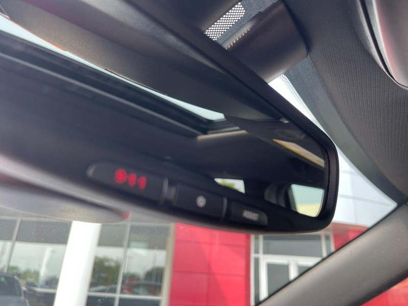Jeep Grand Cherokee Vehicle Image 36