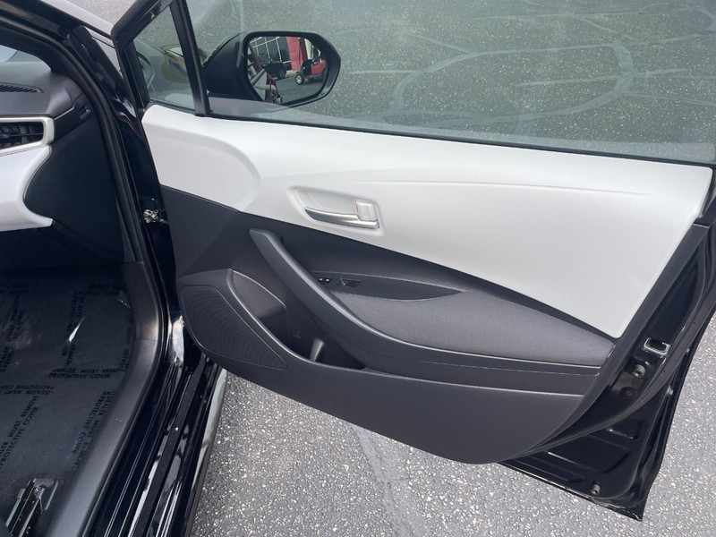 Toyota Corolla Vehicle Image 11