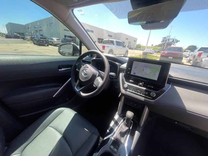 Toyota Corolla Cross Vehicle Image 06