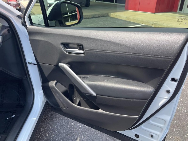 Toyota Corolla Cross Vehicle Image 12