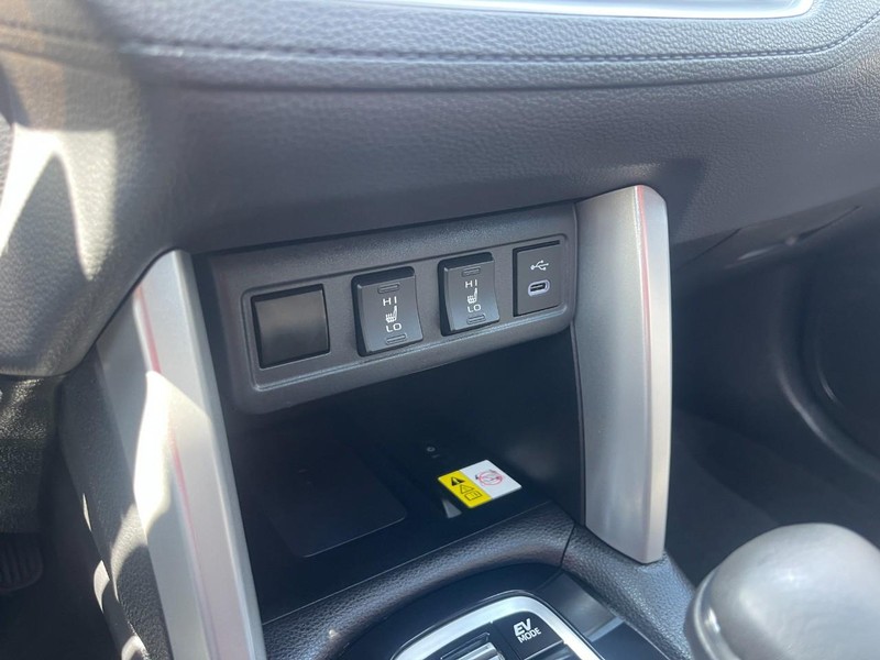 Toyota Corolla Cross Vehicle Image 31