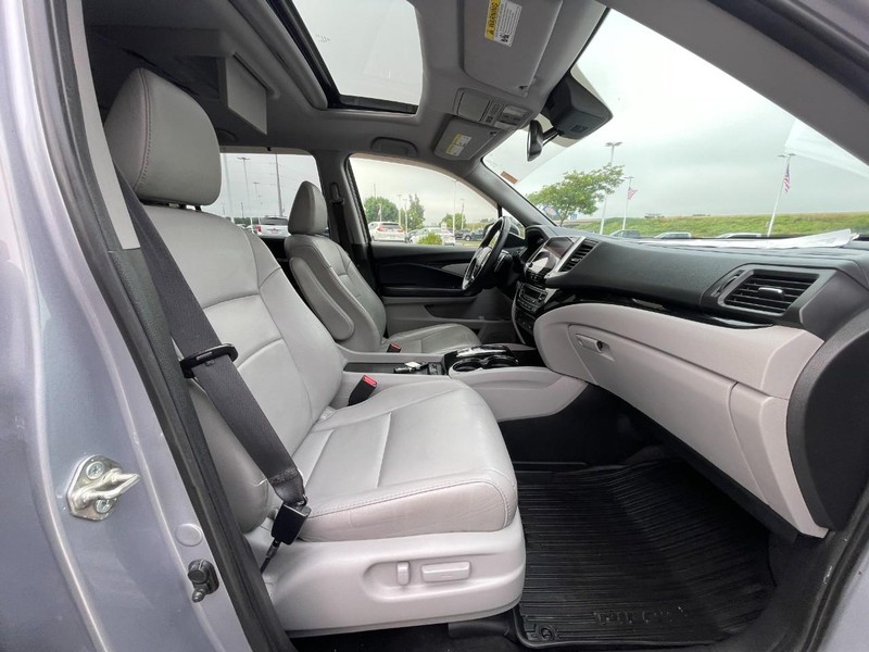 Honda Pilot Vehicle Image 12
