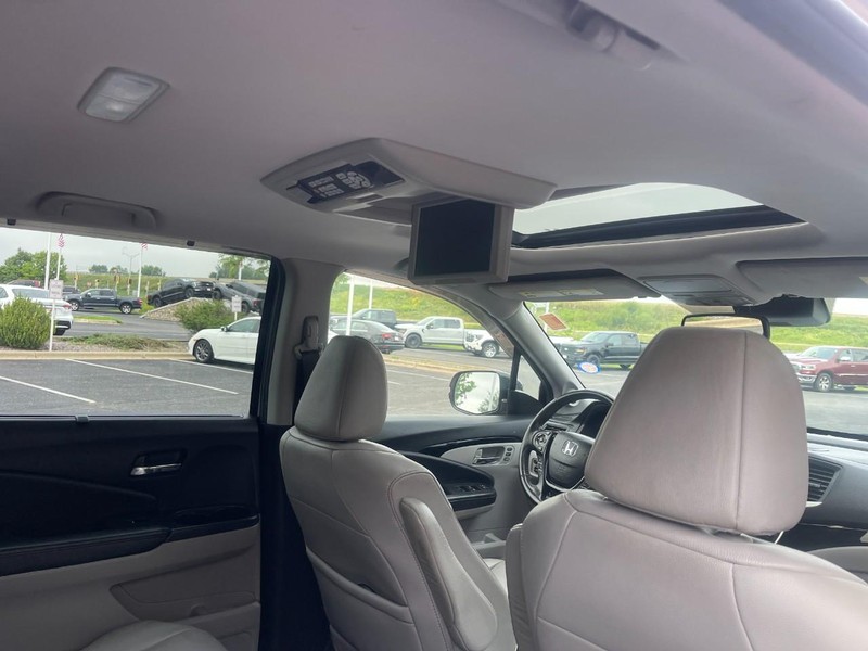 Honda Pilot Vehicle Image 14