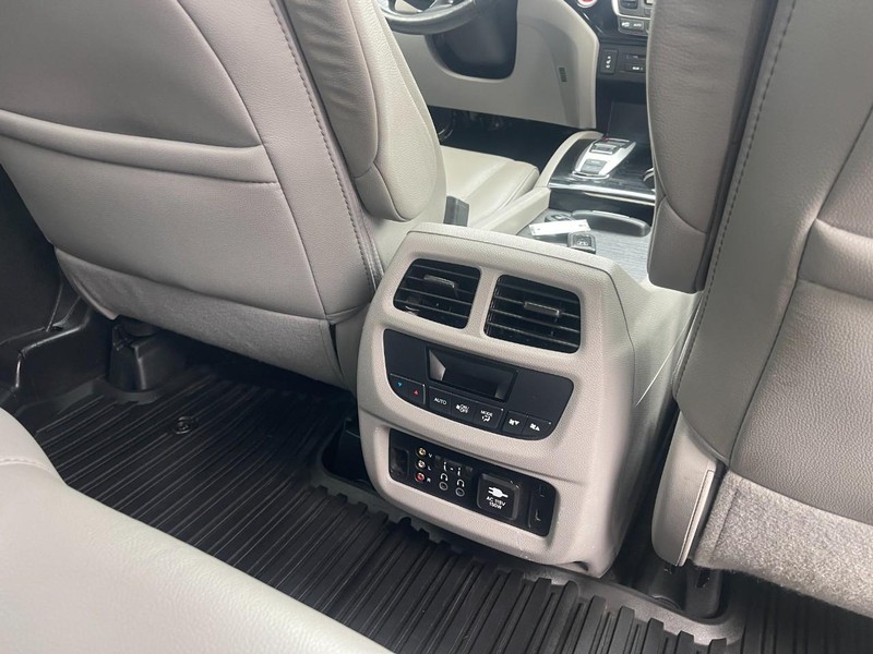 Honda Pilot Vehicle Image 16