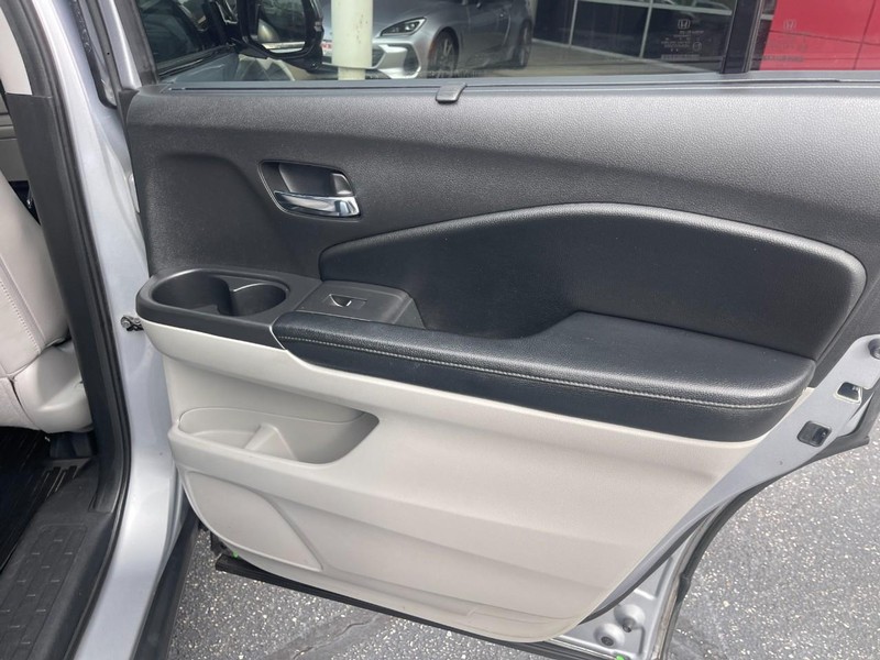 Honda Pilot Vehicle Image 17